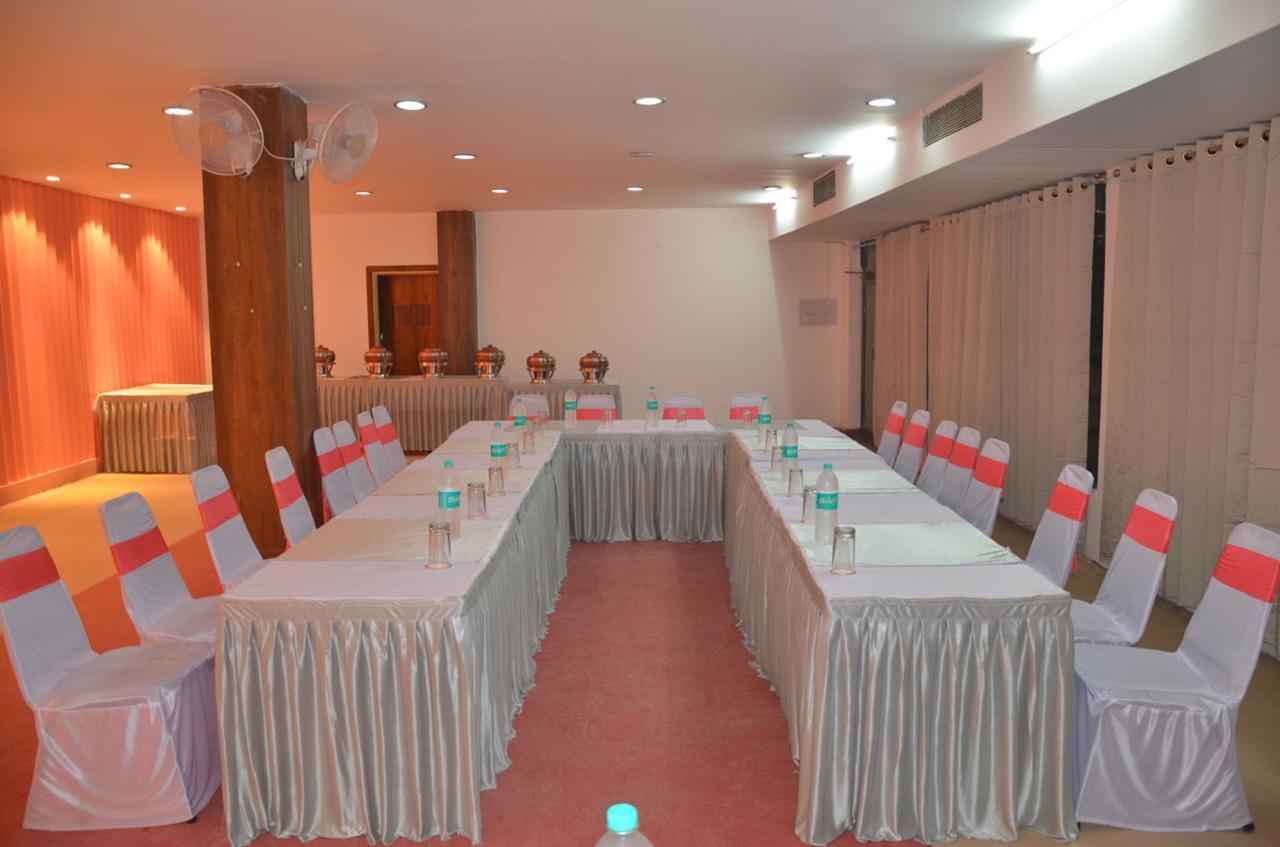 Hotel Khajuraho Regency 博帕尔 外观 照片